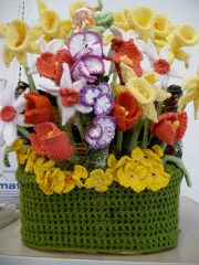 Knitted pot of flowers